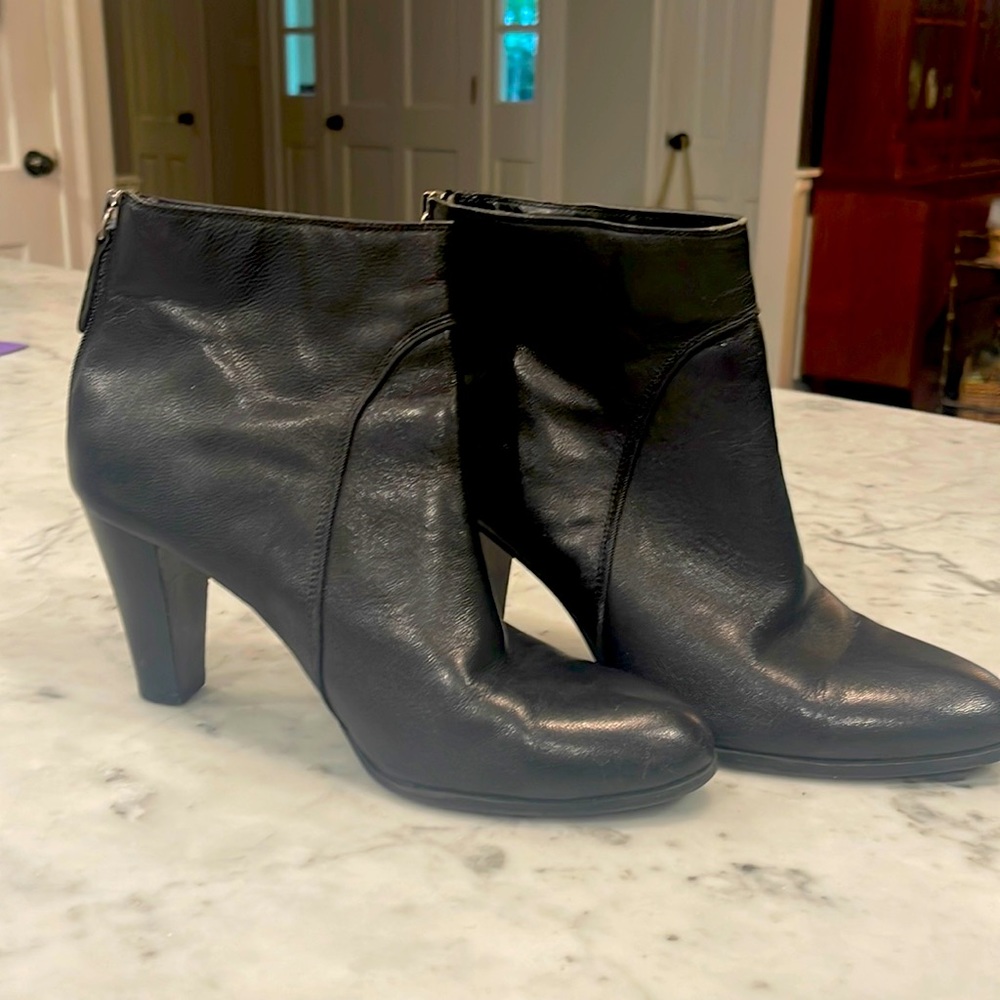 Black leather booties- 8. Adrianne Vittadini